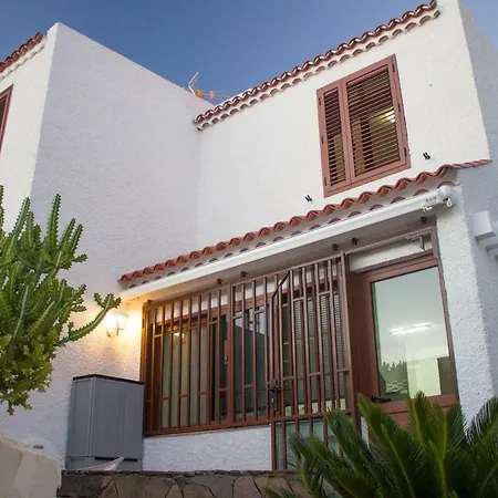 2-br Townhouse, Best Location In Las Americas! *